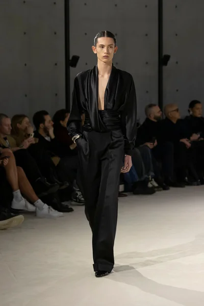 Look 46